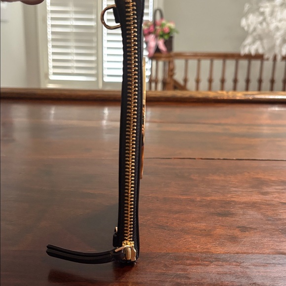 TORY BURCH “Charlie” Leather Clutch - Picture 7 of 8